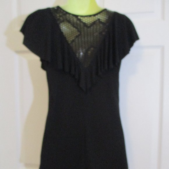 V-Neck Ruffled Knit Top Cap Sleeves Crochet Rear Detail - Picture 5 of 8